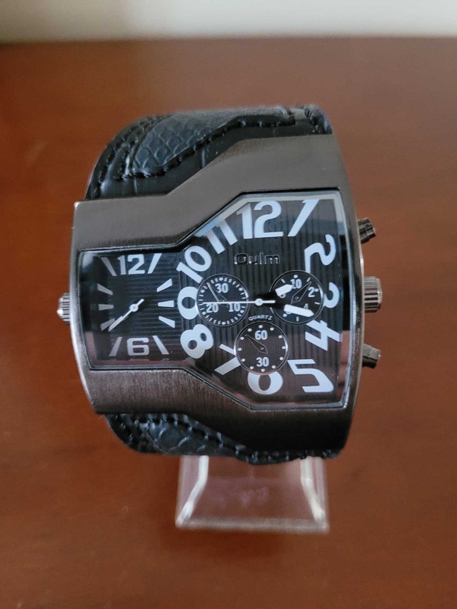 Oulm Black and Silver Dual Time Men's Watch