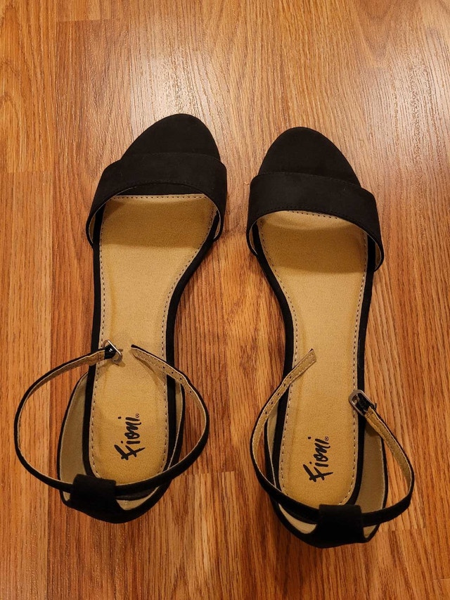 FIONI Black Women's US 11 Flats Sandals No Box