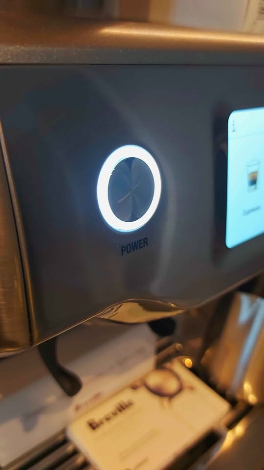 Breville Barista Touch Screen Espresso Machine - Like NEW!!! - photo 3