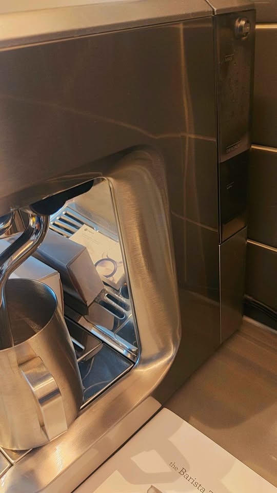 Breville Barista Touch Screen Espresso Machine - Like NEW!!! - photo 5