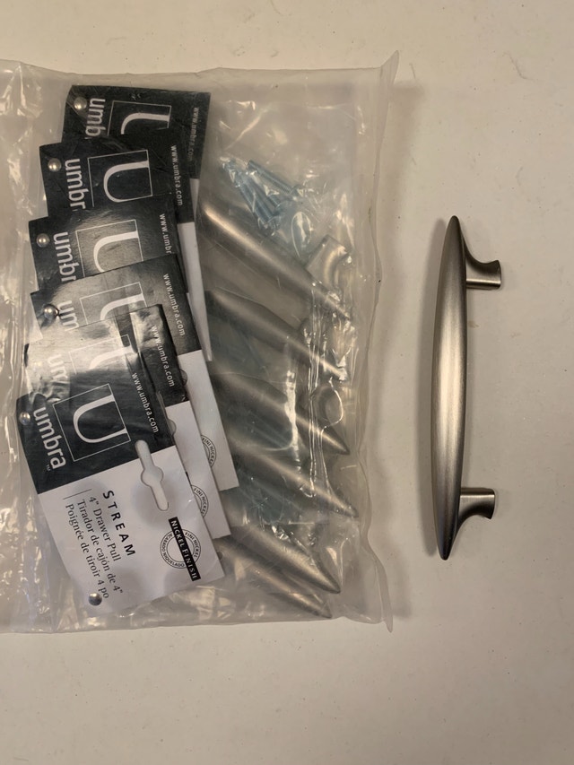 Umbra 4" Stream Door Pulls