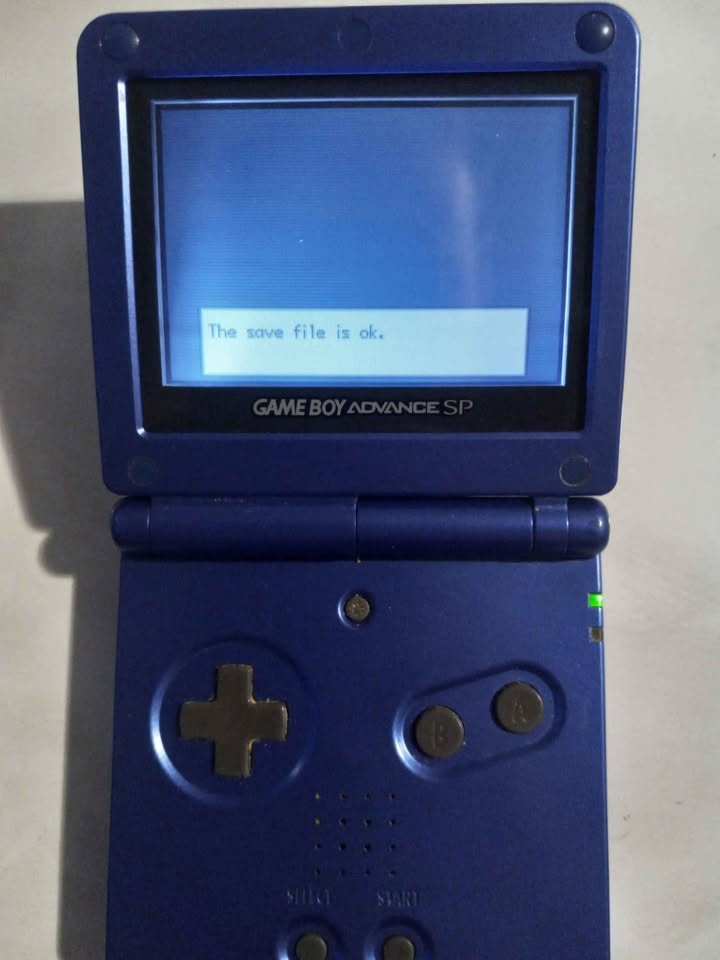 Gameboy Advanced SP Pokemon Fire Red and Emerald - photo 3