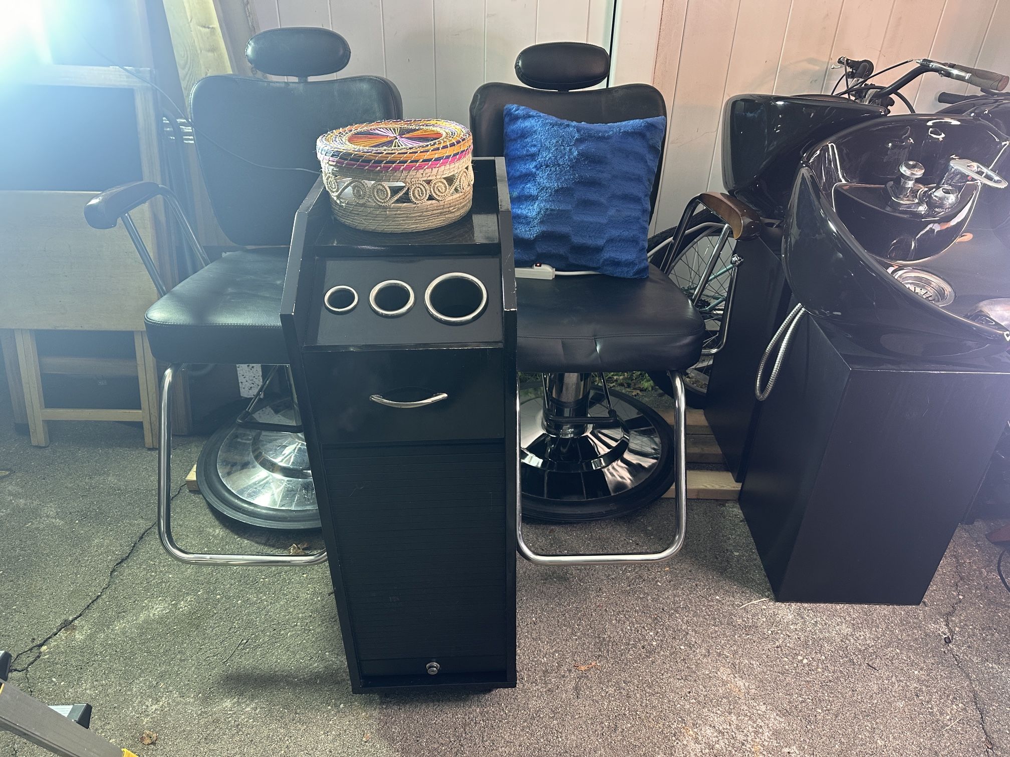 Salon Furniture LOCATED IN VALLEY STREAM