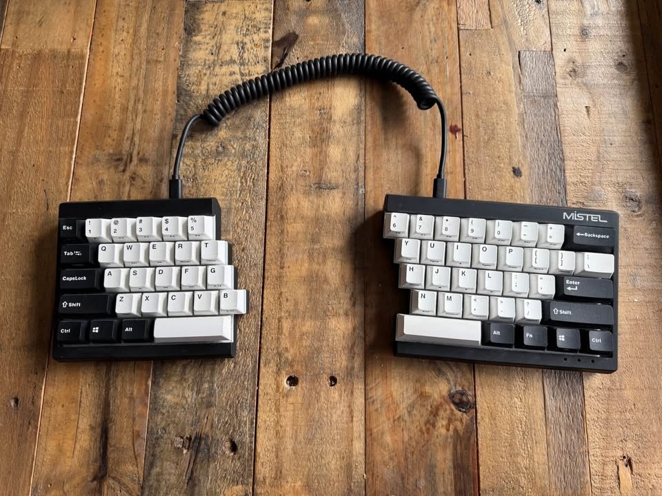 Mistel MD600v3 split keyboard