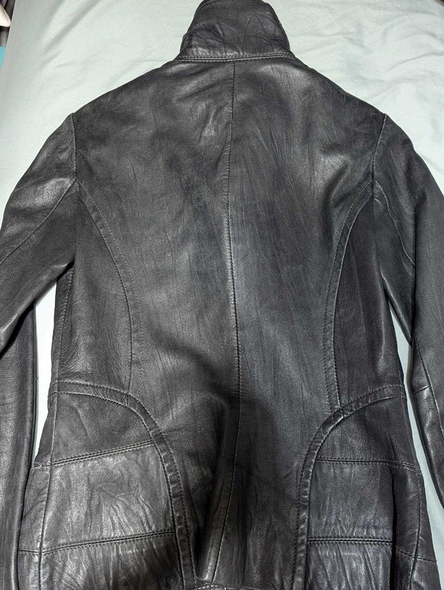 Genuine leather womens Danier jacket- size 3XS - photo 2