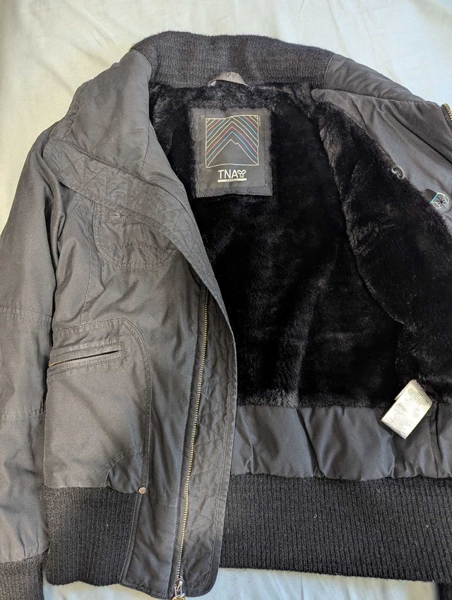 Women's TNA Aritzia Jacket- Size XS - photo 3