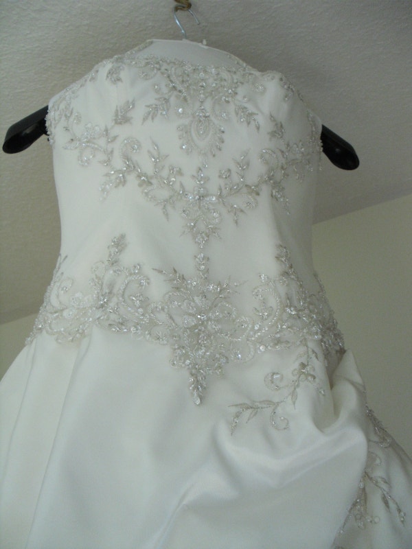 Wedding dress - photo 2