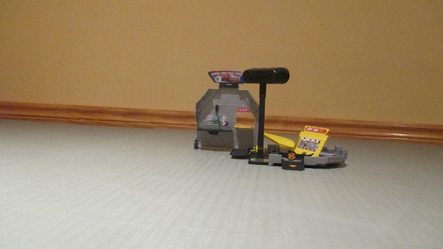 Assorted track set accessories - photo 2