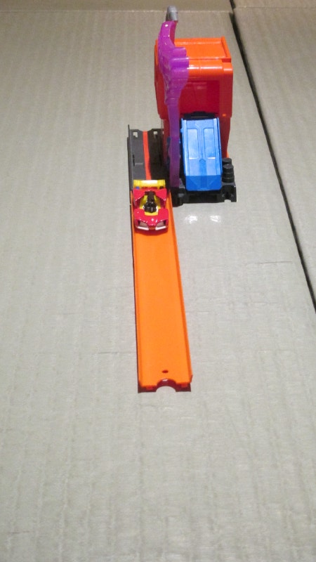 Hot wheels gas station - photo 3
