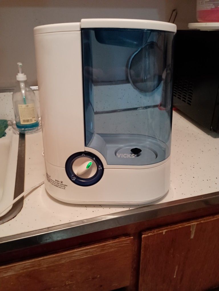Vicks Warm Mist Humidifier - photo 2