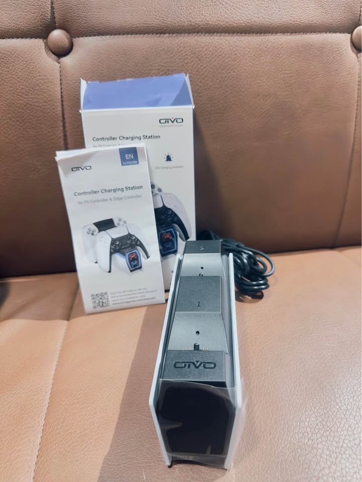 OIVO Dual Controller Charging Station for PS5 – Like New - photo 2