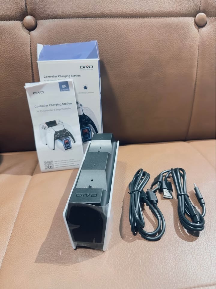 OIVO Dual Controller Charging Station for PS5 – Like New - photo 3