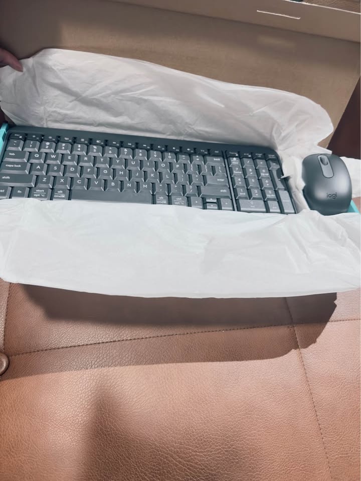 Logitech MK250 Wireless Keyboard & Mouse – Like New - photo 2