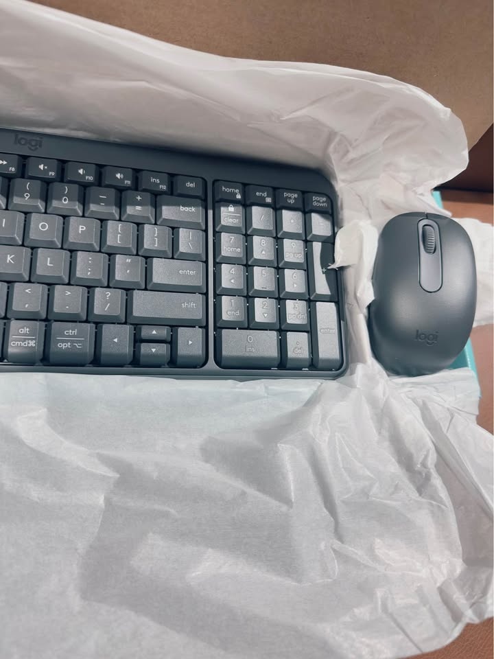 Logitech MK250 Wireless Keyboard & Mouse – Like New - photo 4
