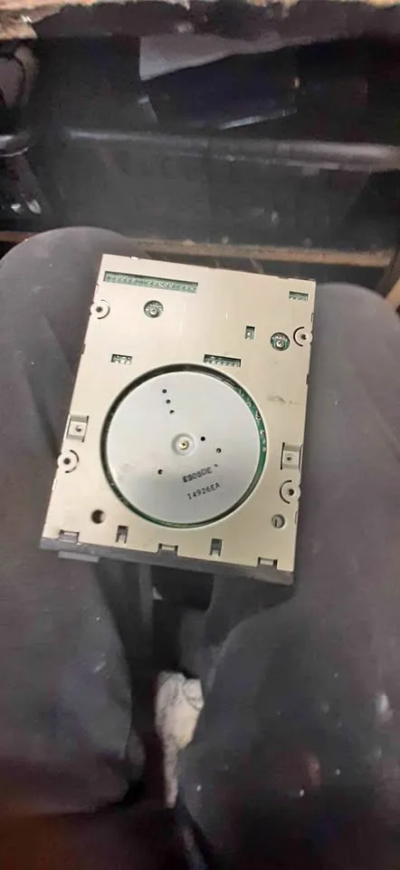 Chinon FZ-357 floppy disk drive thumbnail