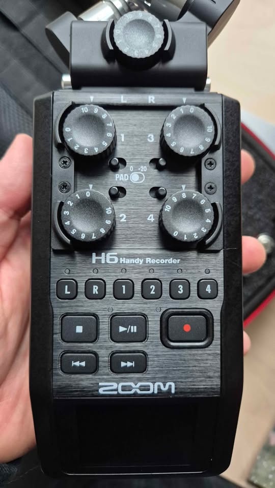 Zoom H6 4 channel audio recorder with hard case and wind sock - photo 3