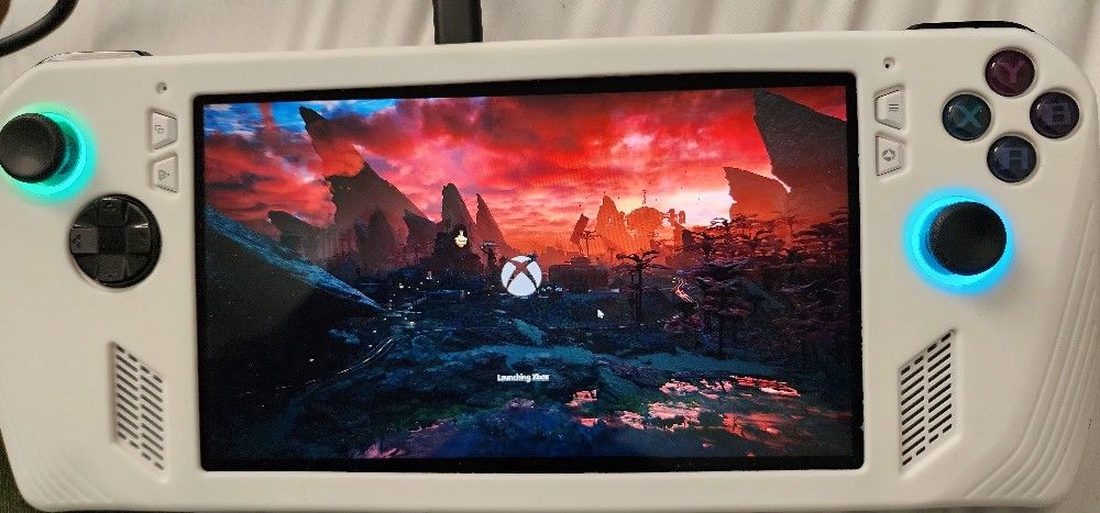 Asus Rog Ally (Z1 Stream) – White – Excellent Condition - photo 5