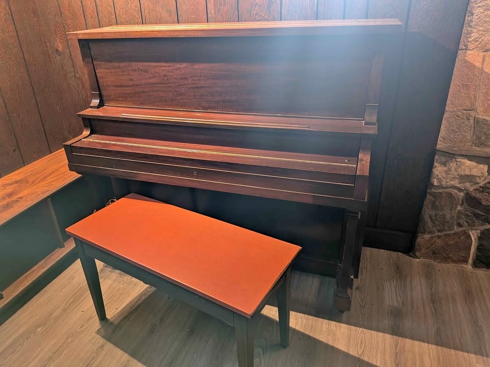 Antique 1902 Stevenson Kingston Upright Piano