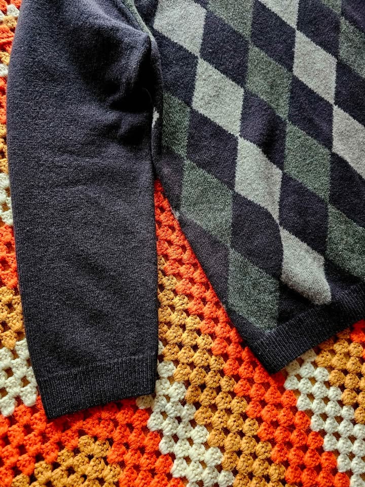 90s Virgin Wool Argyle Mens V Neck Sweater - photo 5