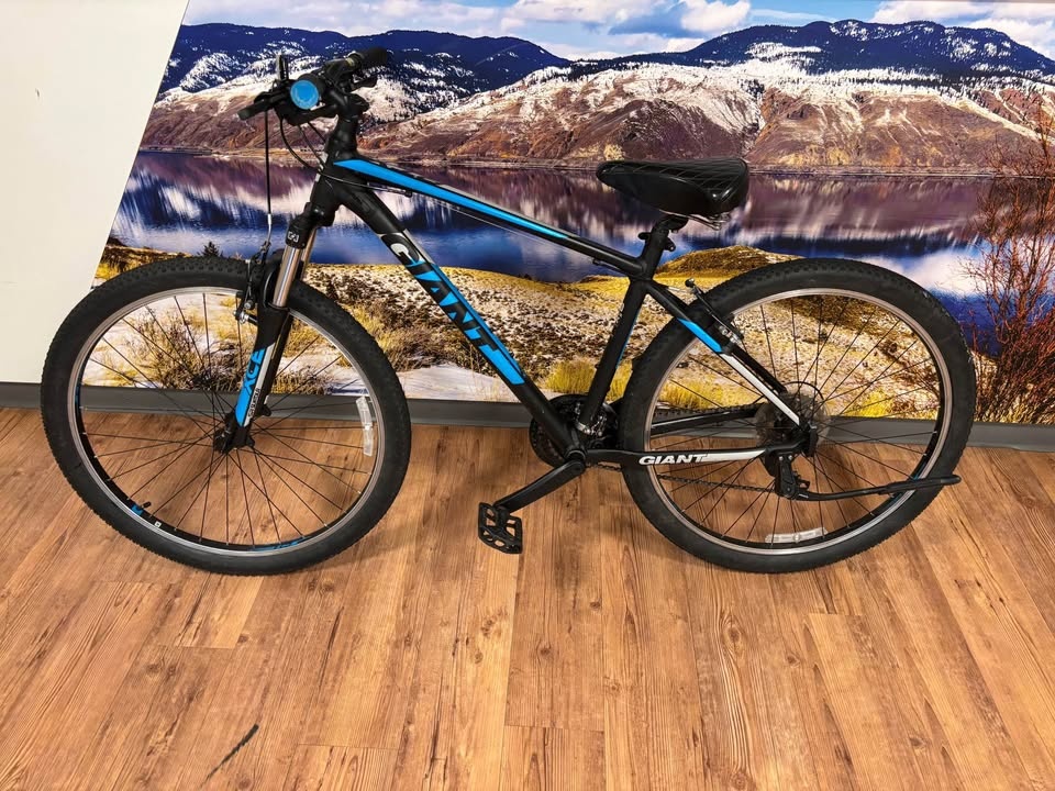 GIANT ATX Mountain Bike - photo 2