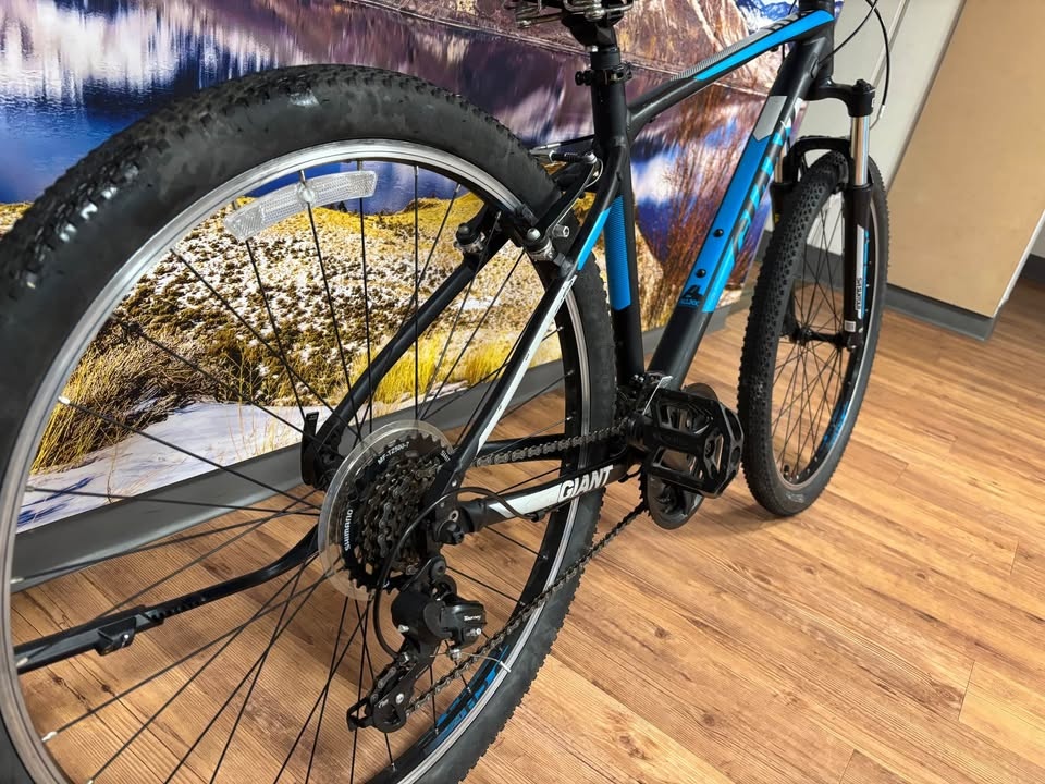 GIANT ATX Mountain Bike - photo 3