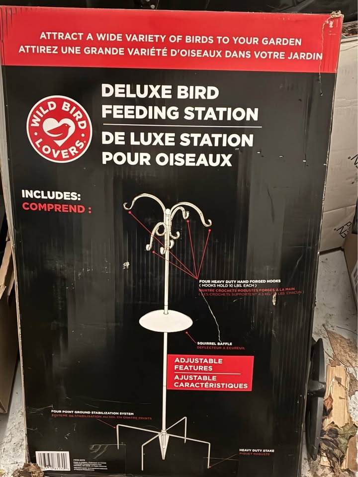 Deluxe Bird Feeding Station - photo 2