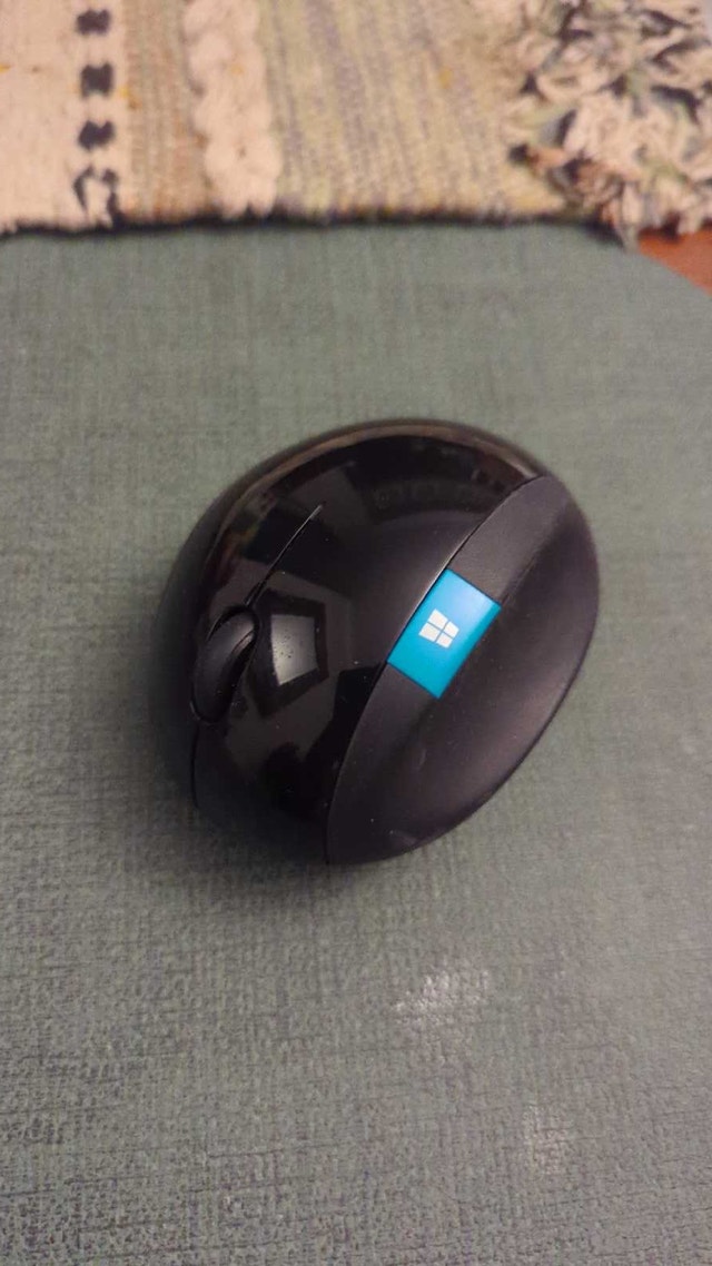 [ no dongle / for parts ] Microsoft Sculpt Mouse