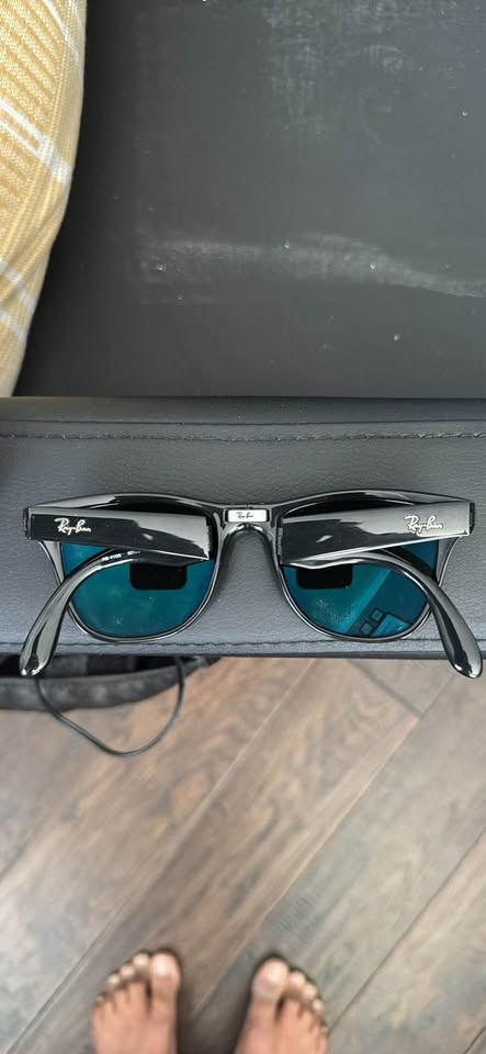 Ray-Ban Foldable Sunglasses – Original | Excellent Condition - photo 3