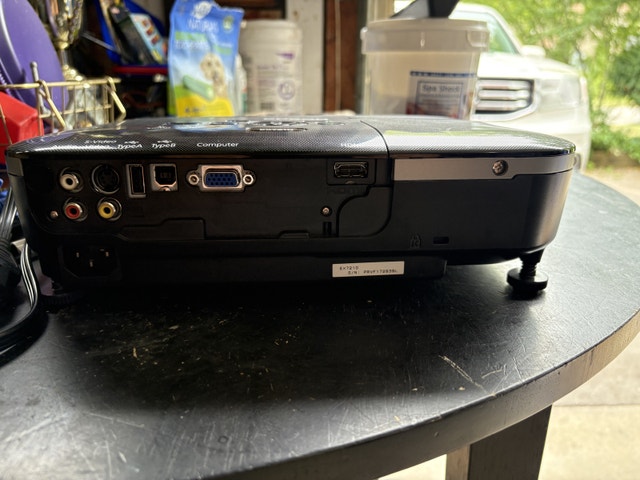 Epson EX7210 Projector - photo 2