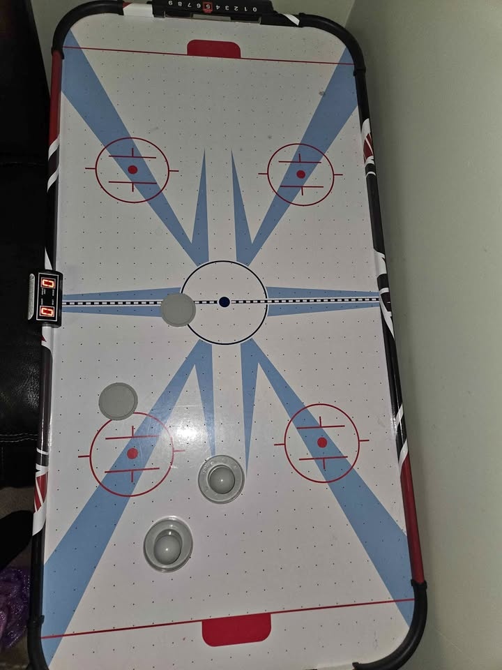 Air Hockey Table