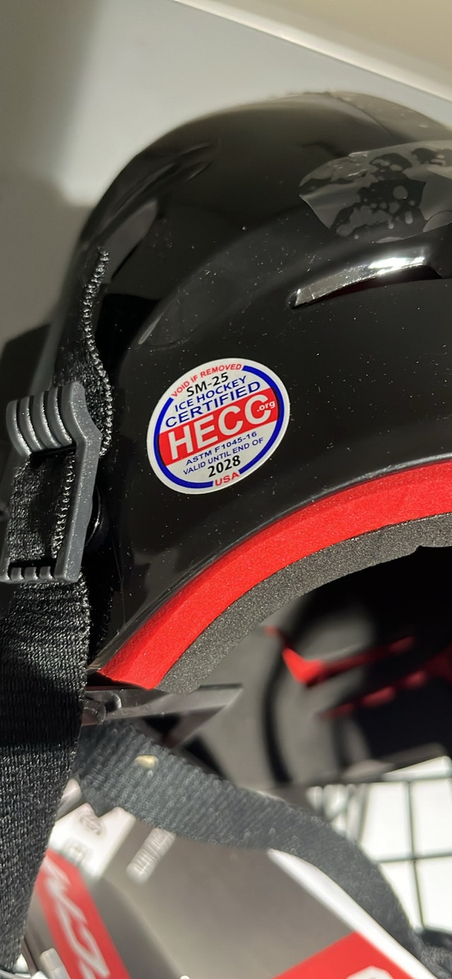 CCM Medium Helmet - photo 5