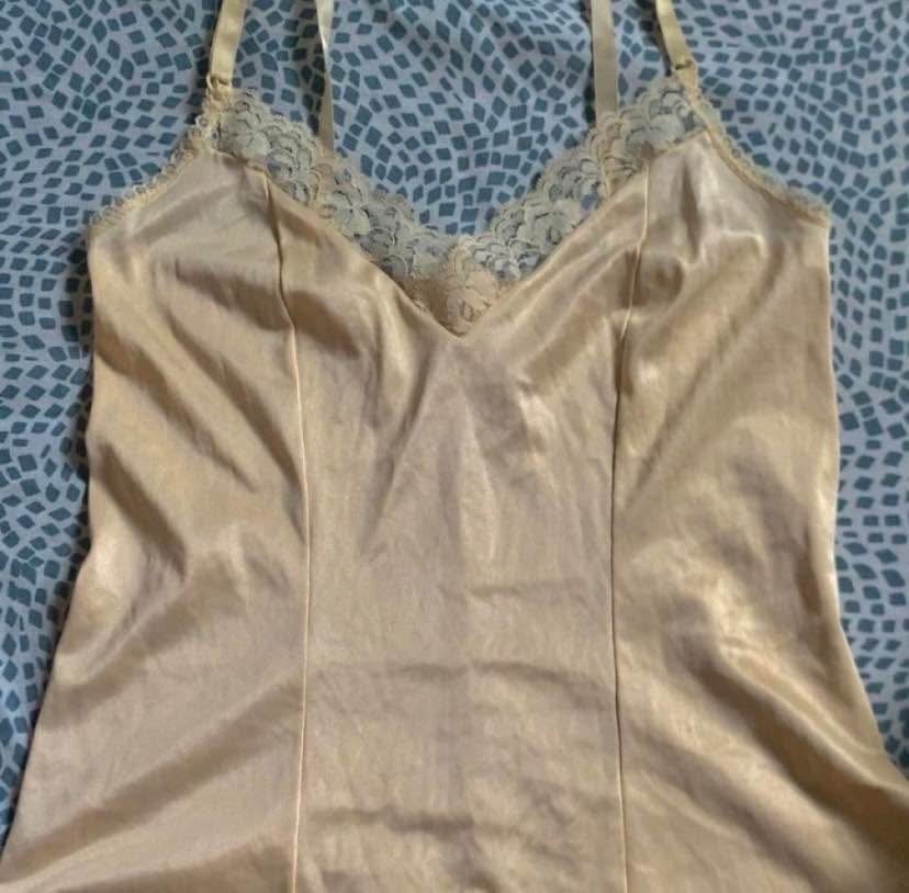 Cream cami lace top - photo 2