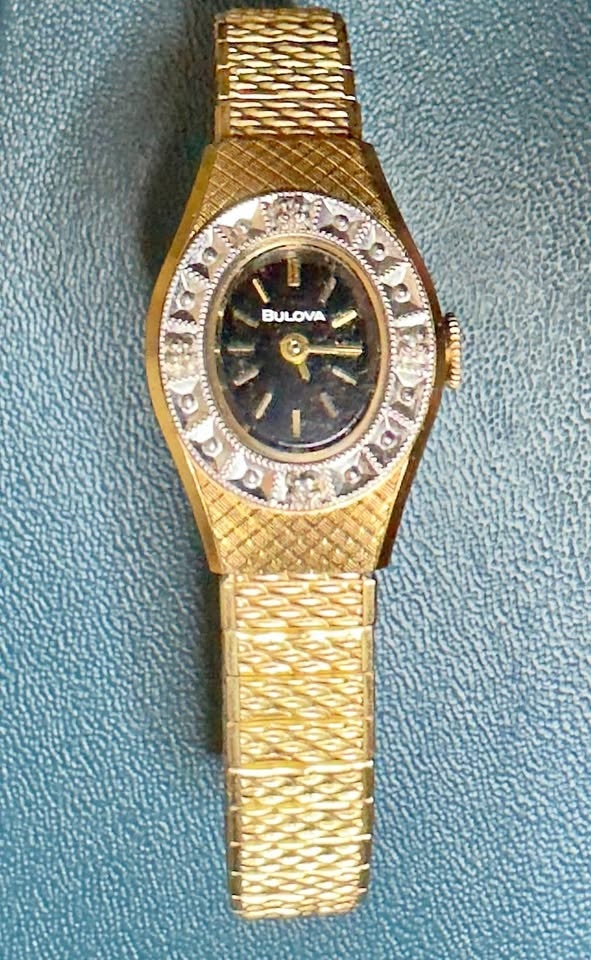 Working vintage 70’s Bulova woman's watch