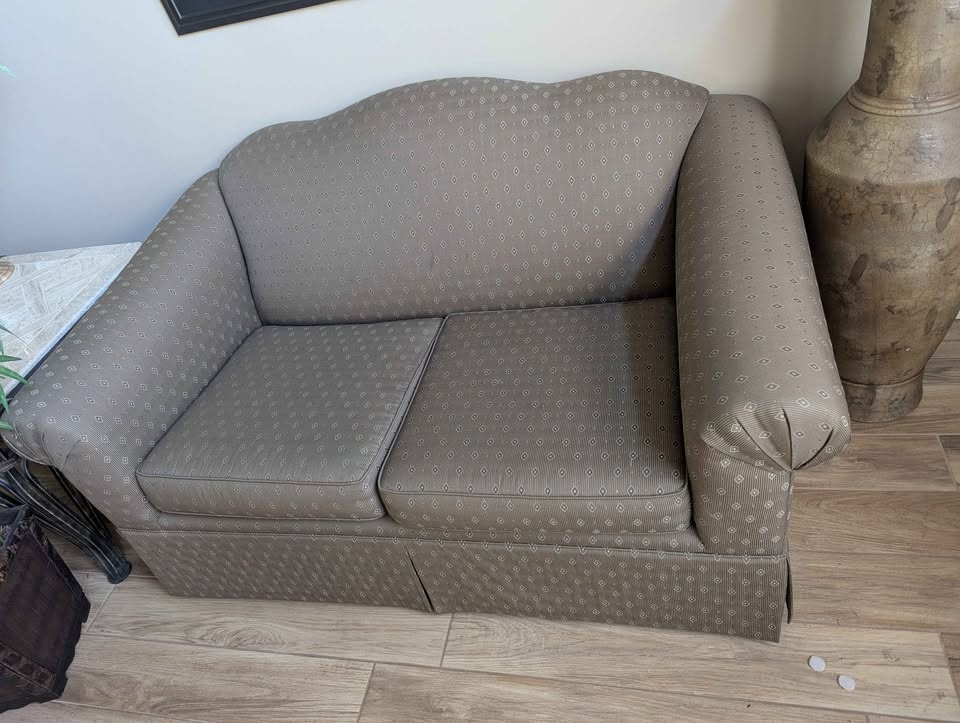 Matching couches - photo 2