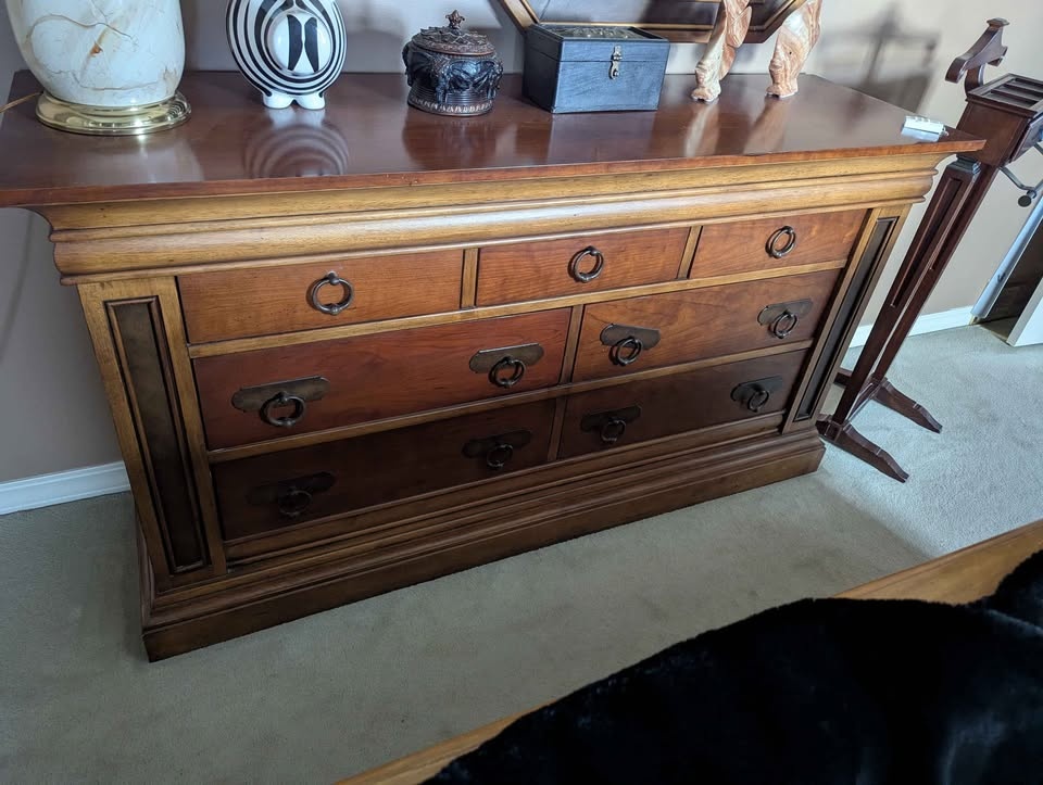2 night stands ( 1 dresser or King bed separately) hardware rest - photo 4