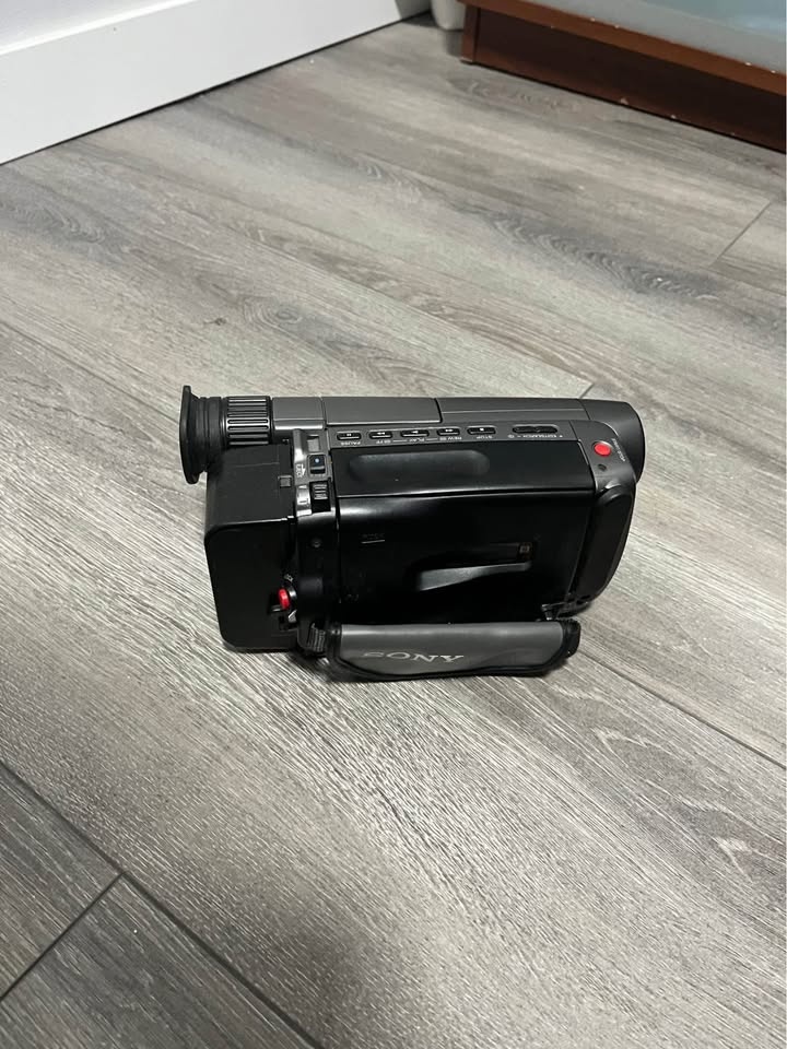 Handycam Vision CCD TRV12 - photo 2