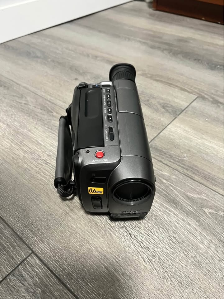 Handycam Vision CCD TRV12 - photo 3