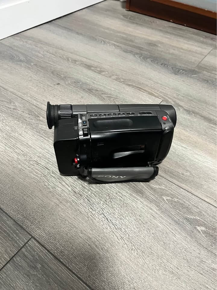 Handycam Vision CCD TRV12 - photo 4