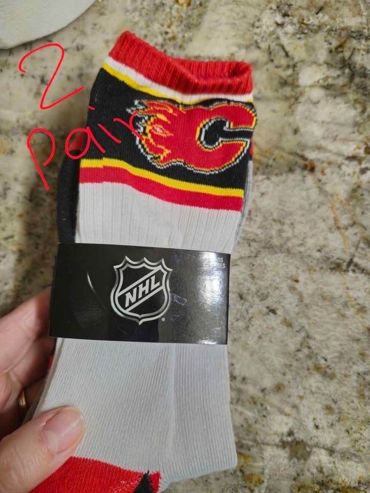 Calgary Flames socks - photo 3