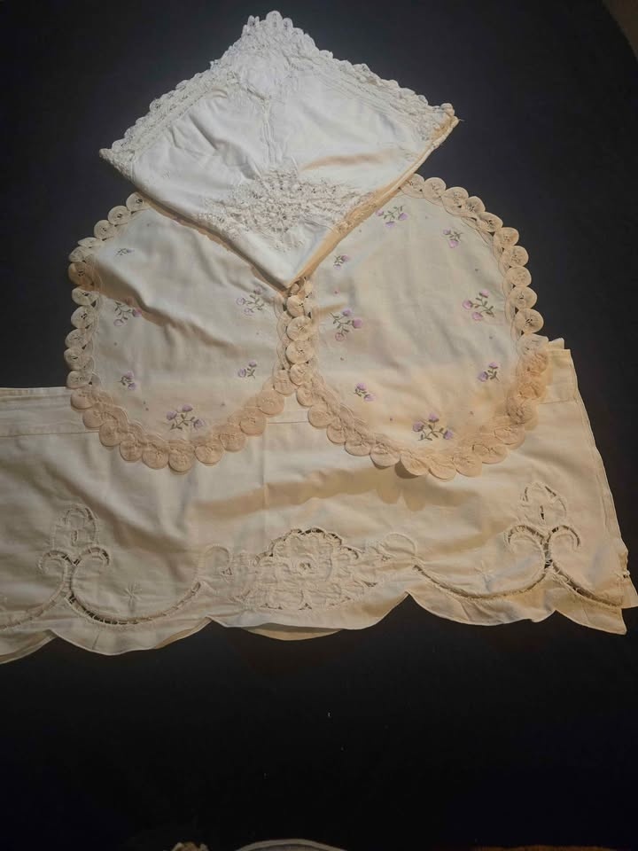 Basket of Linens - photo 3