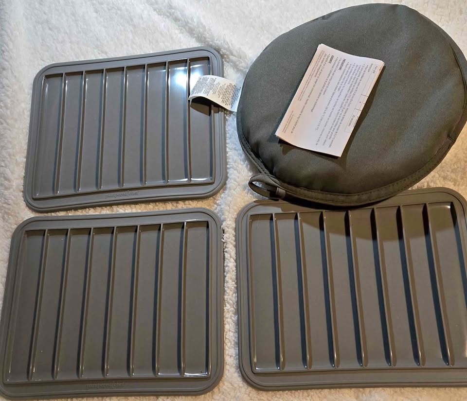 Pampered Chef Tortilla Warmer and Air Fryer Fruit Leather Trays