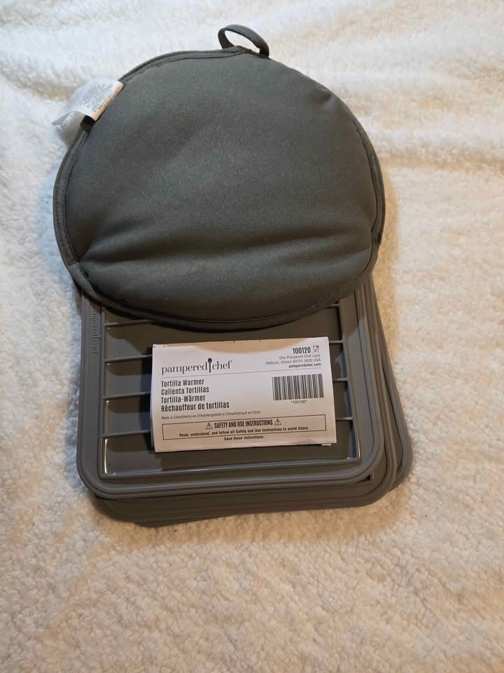 Pampered Chef Tortilla Warmer and Air Fryer Fruit Leather Trays - photo 2