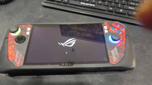 ASUS ROG Ally 7" Gaming Handheld - AMD Z1 Extreme 2TB