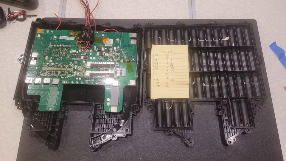 Inmotion v12 v12ht euc battery bms and casing - photo 2