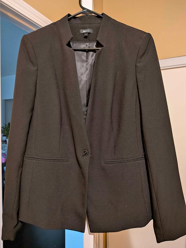 Reitmans Black Blazer – Size 12