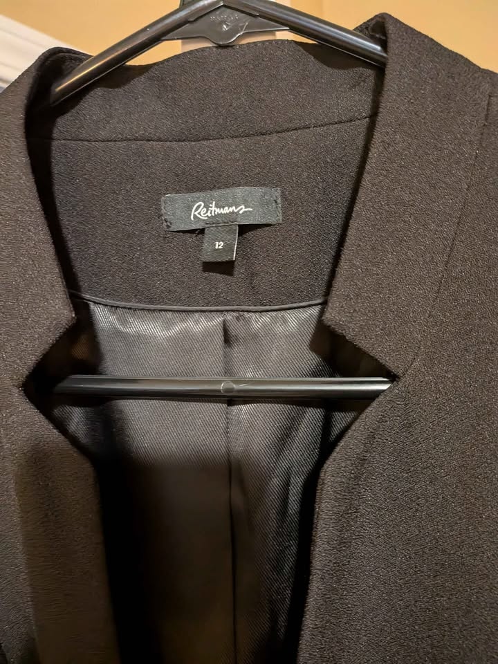 Reitmans Black Blazer – Size 12 - photo 3