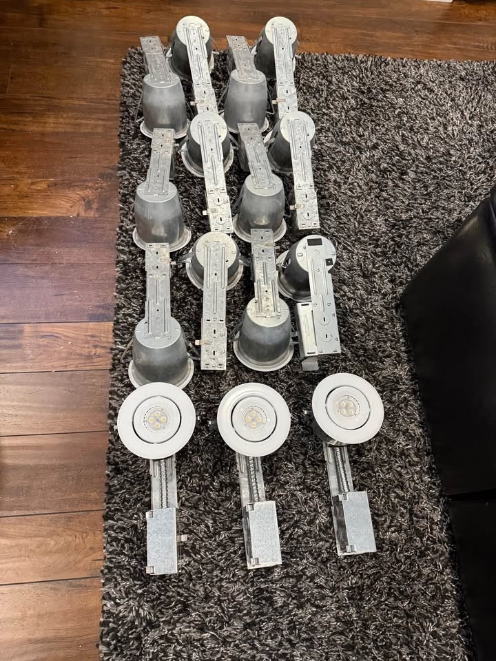 Dimmable pot lights natural light