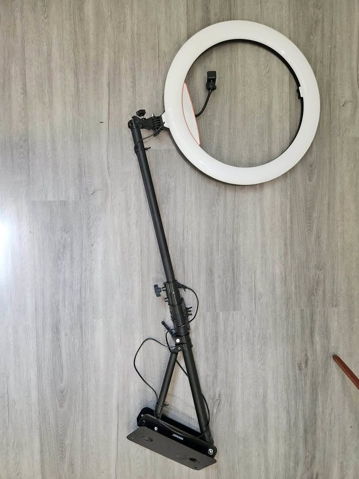 Wall mount ring, light tripod