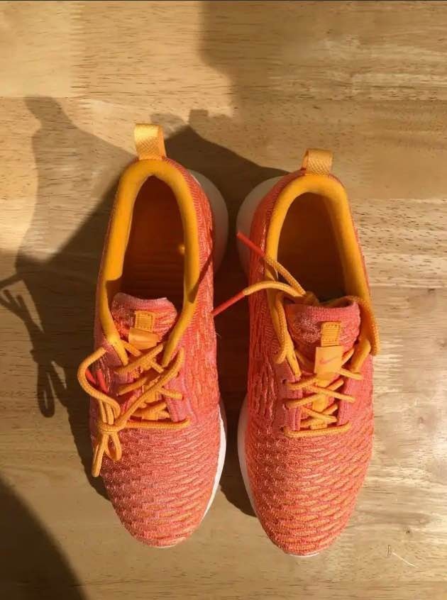 Brand new women’s Roshe One Flyknit running shoes - photo 2