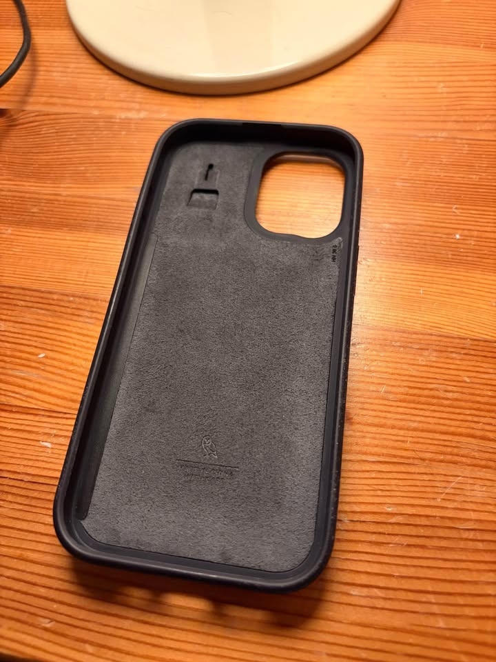 Bellroy iPhone 17 case - 3 card case - photo 3